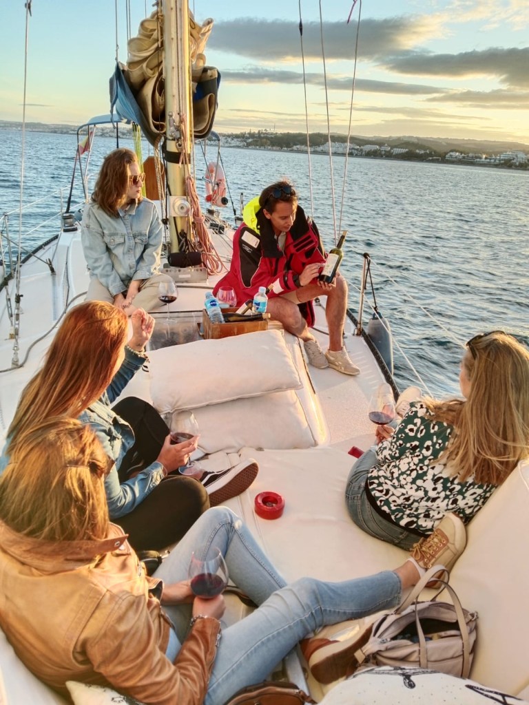 CATAS DE VINOS EN BARCO ESTEPONA