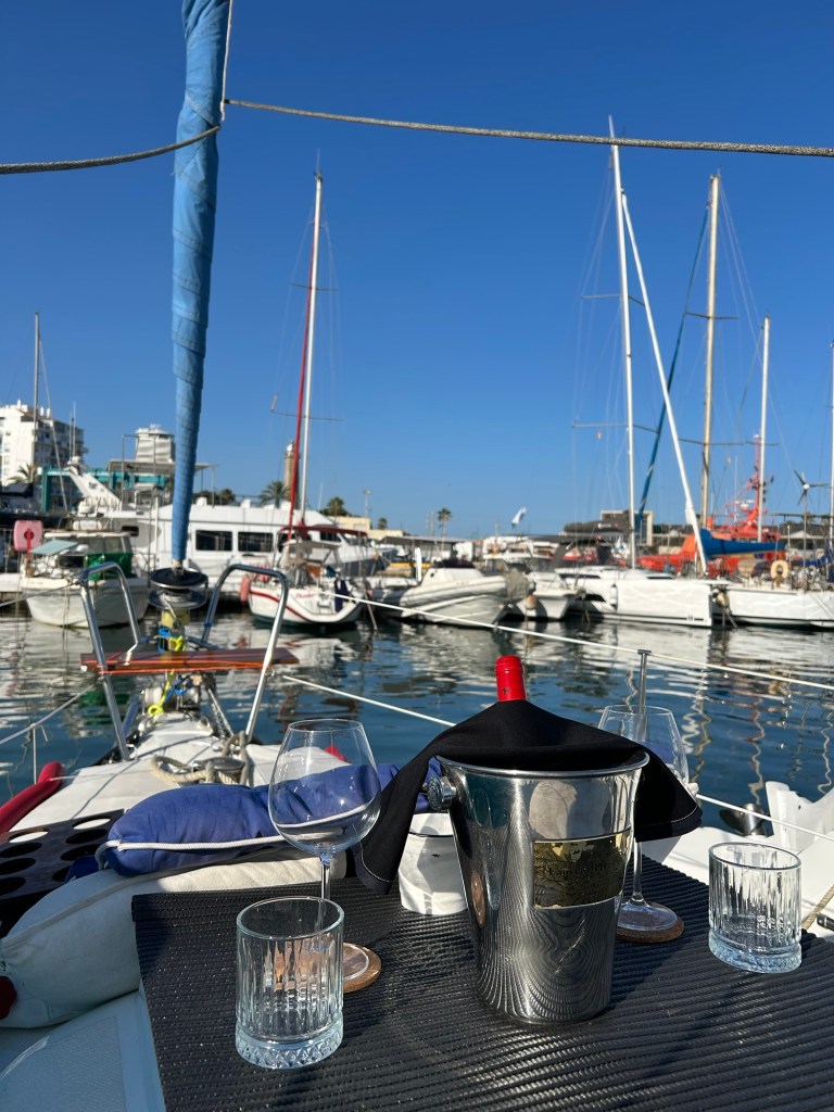 CATAS DE VINOS EN BARCO ESTEPONA