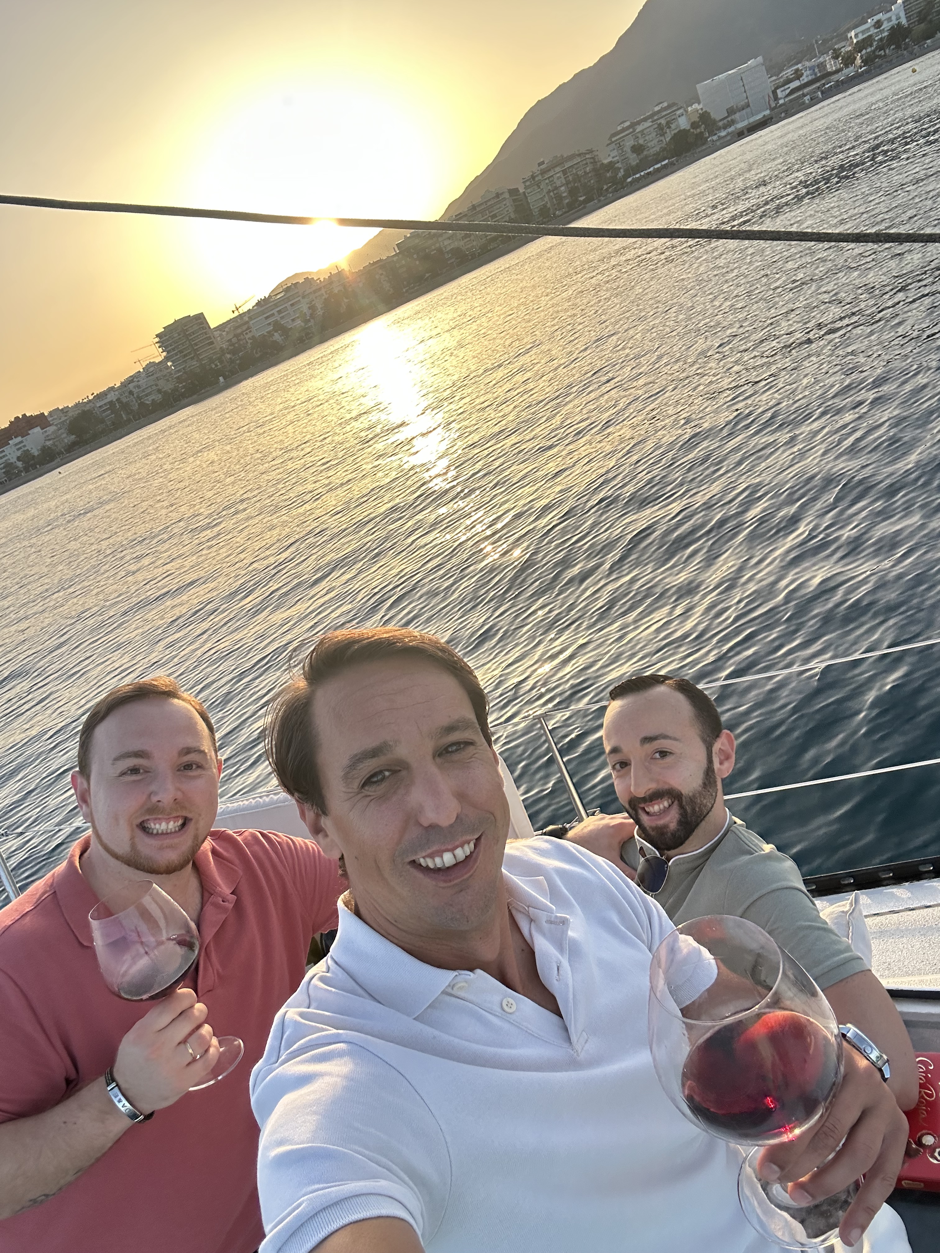 CATAS DE VINOS EN BARCO ESTEPONA