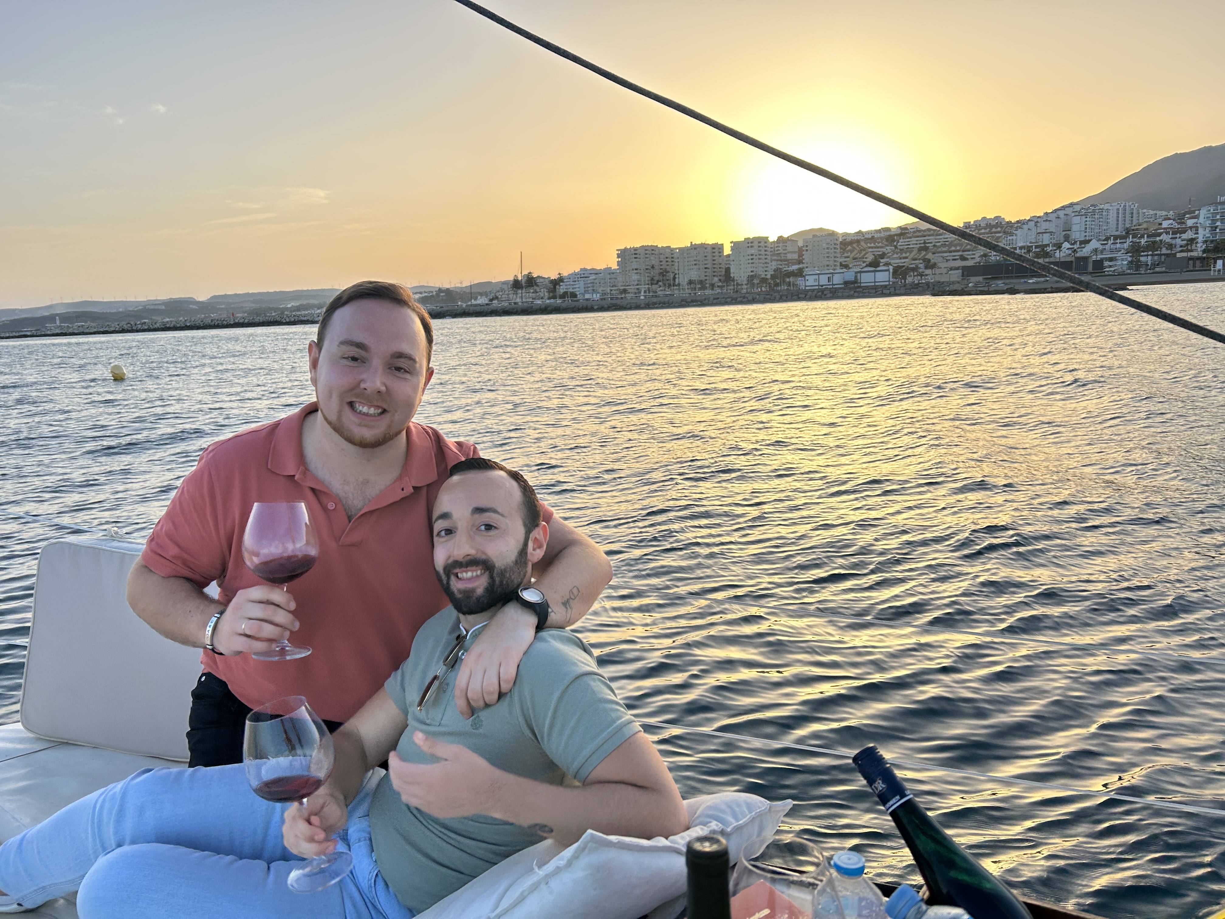 CATAS DE VINOS EN BARCO ESTEPONA